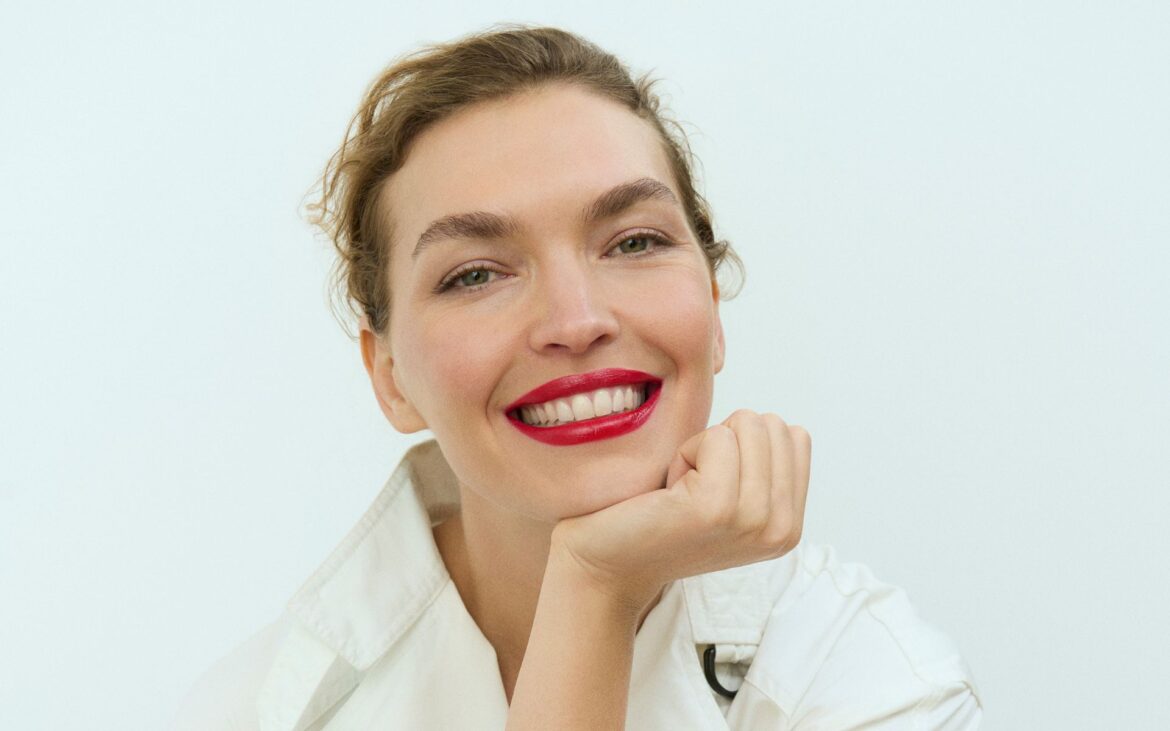 Clarins y Arizona Muse